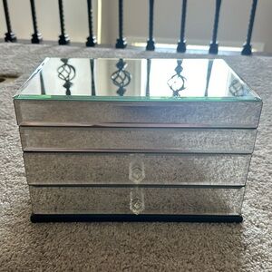 Mirror jewelry box